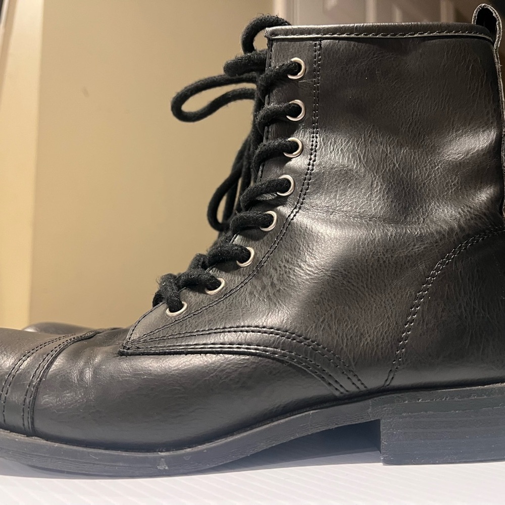 SO Black Combat Boots – Women’s Size 9